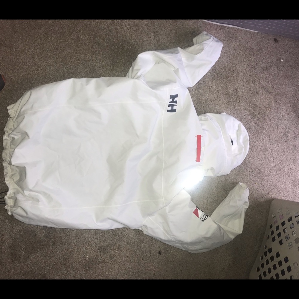 Helly Hansen - Picture 3 of 4